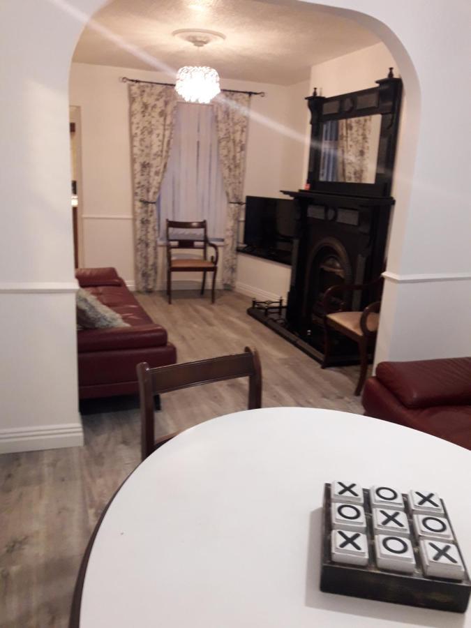 Cosy @ Coleraine Beside Train+Bus Station Apartment Exterior photo