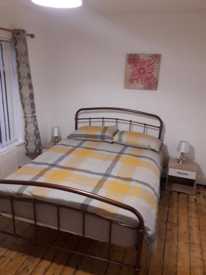 Cosy @ Coleraine Beside Train+Bus Station Apartment Exterior photo